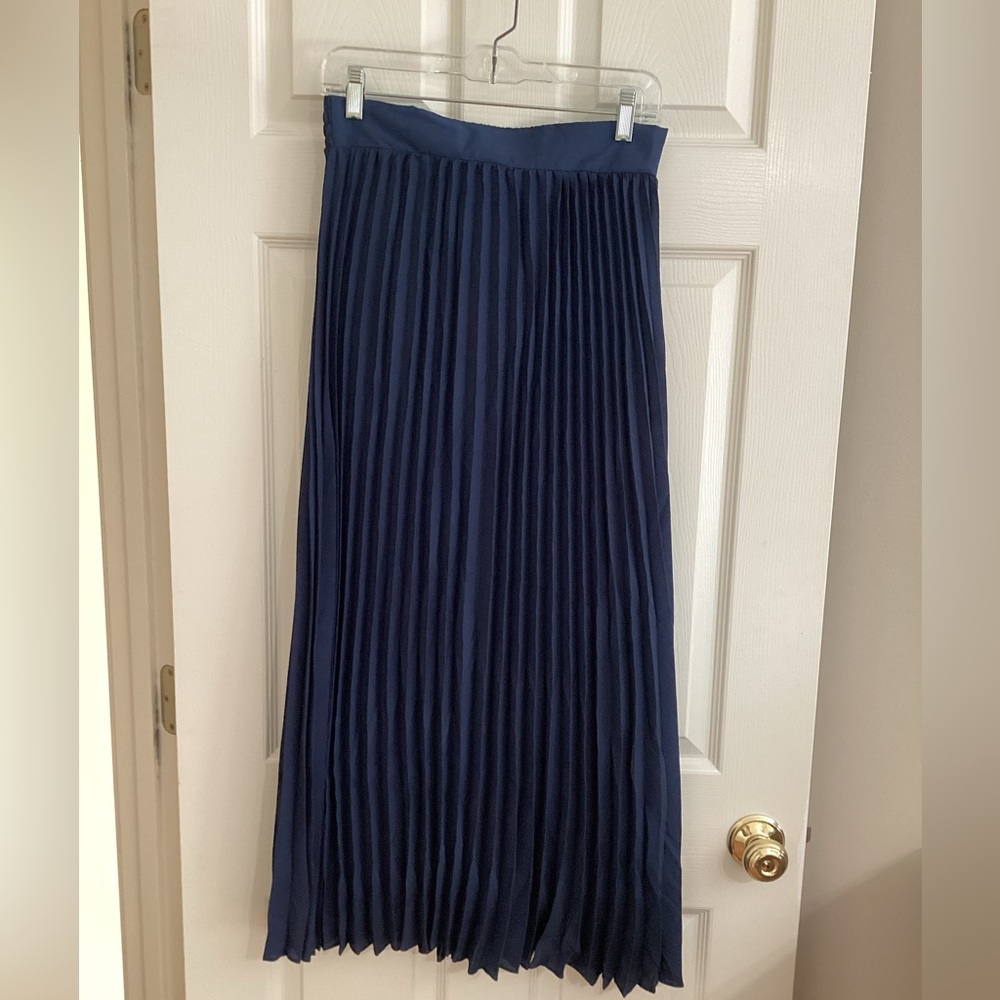 Max Studio pleated maxi skirt, NWT, DARK NAVY
